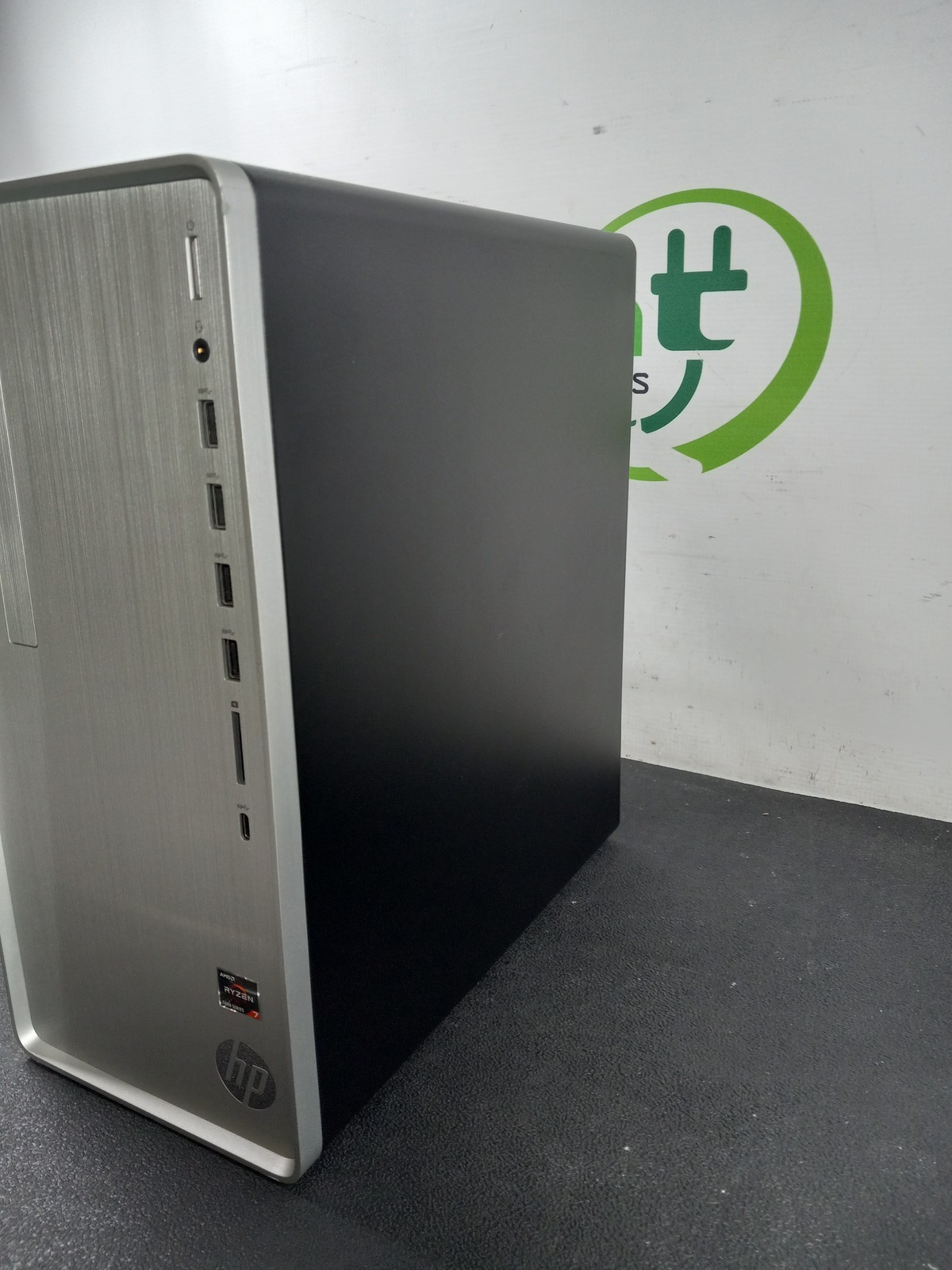 HP Pavilion TP01-2244 Ryzen 7 5700G 3.8GHz 32GB RAM 1TB SDD Desktop PC Win11