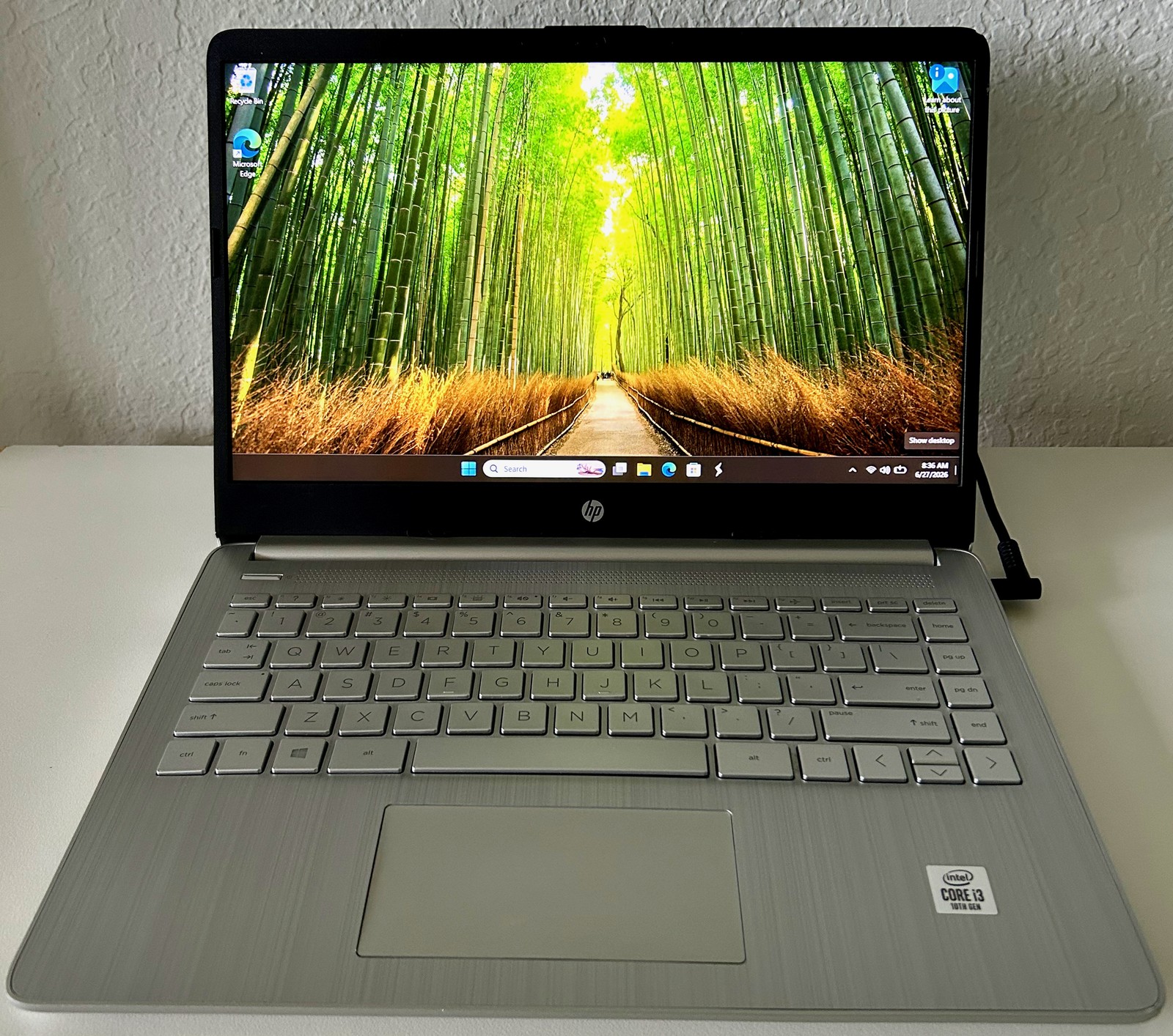 HP 14 inch LAPTOP / model: 14-dq1043cl, Intel i3 1.20, 8 GB, 256 GB SSD / NICE