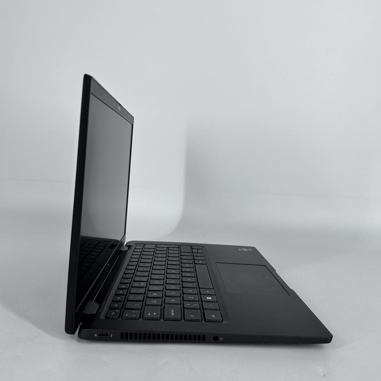 Dell Latitude 7430 14 Gray FHD 1.8 GHz i7-1265U 16GB 512GB Bilingual Keyboard