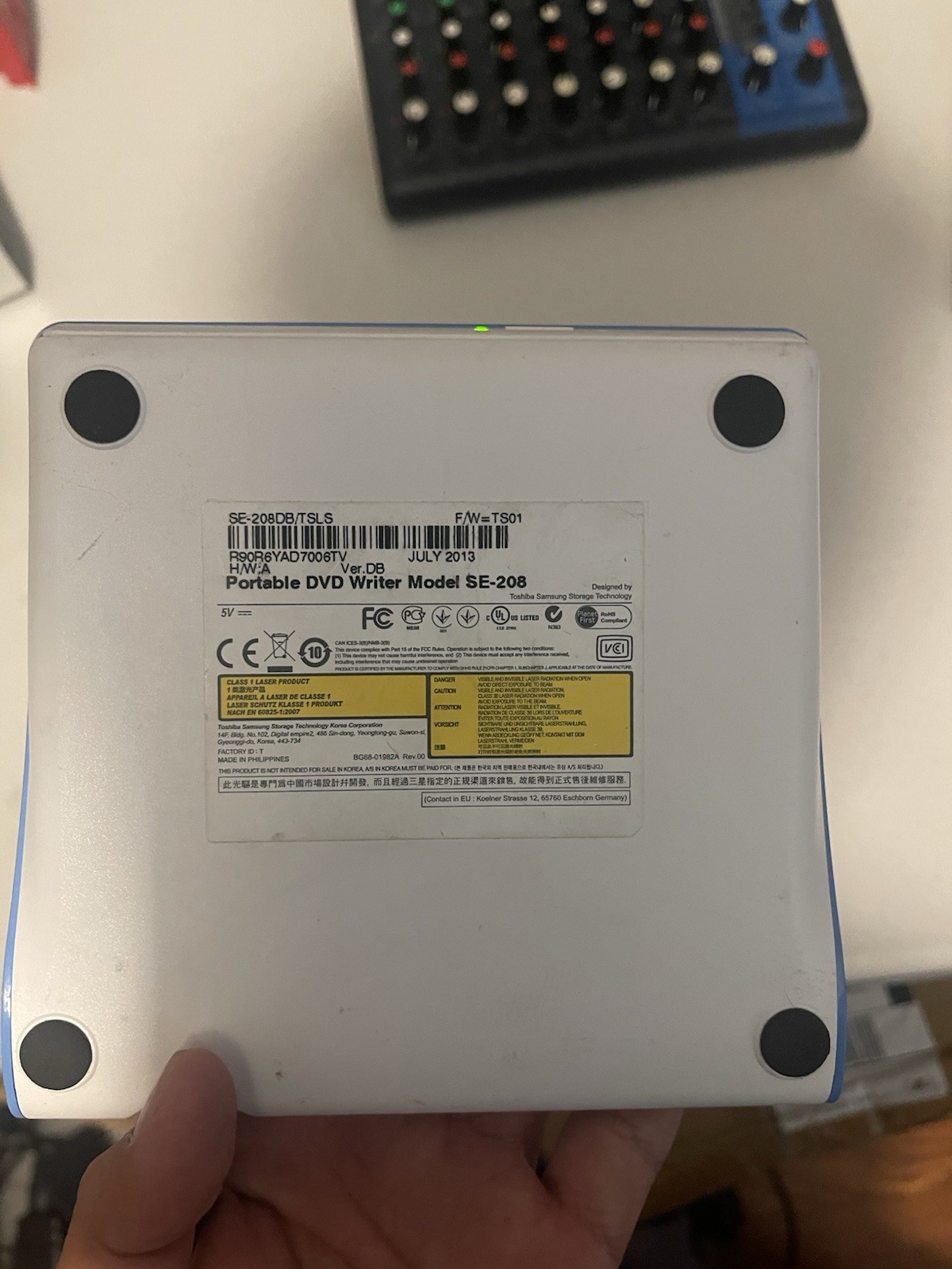 Portable dvd writer model SE-208