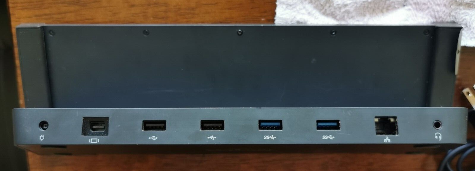 Microsoft Surface Pro 3 – 4 Docking Station 1664 USB 3.0 AC Adapter included