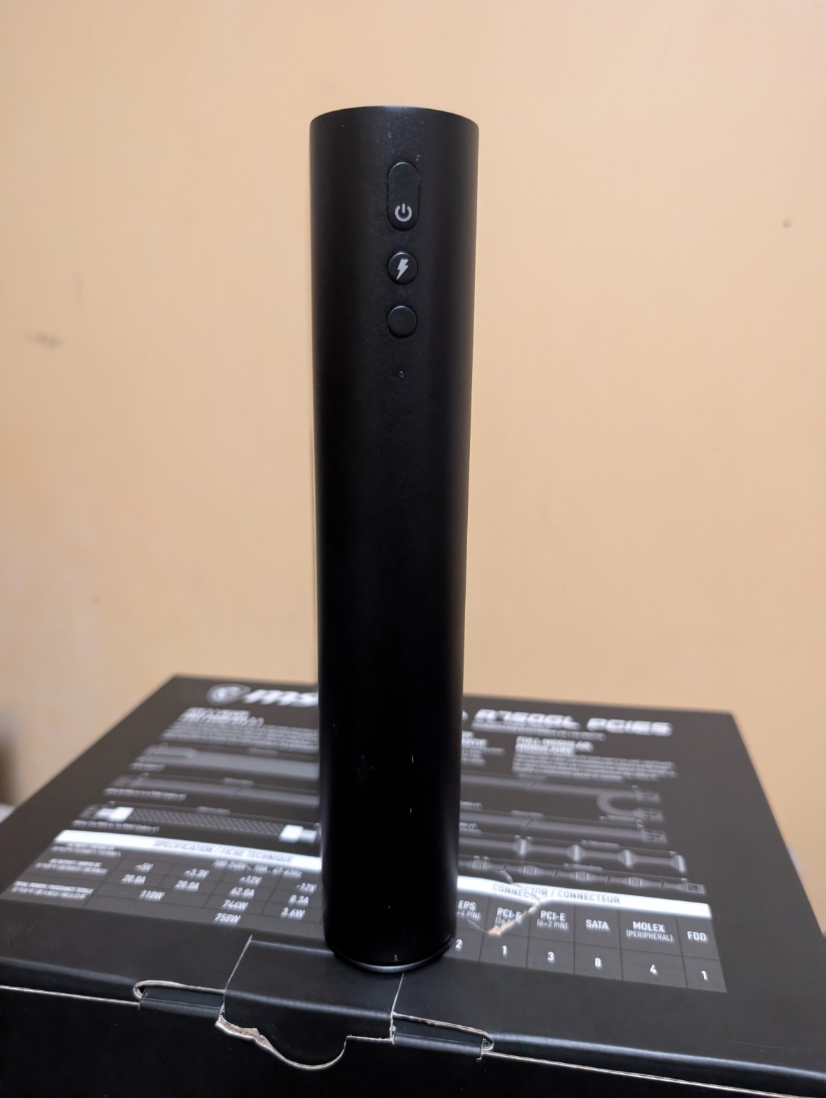 OneXPlayer OneXGPU 2 eGPU AMD Radeon RX 7800M 12GB Oculink Thunderbolt 3 4
