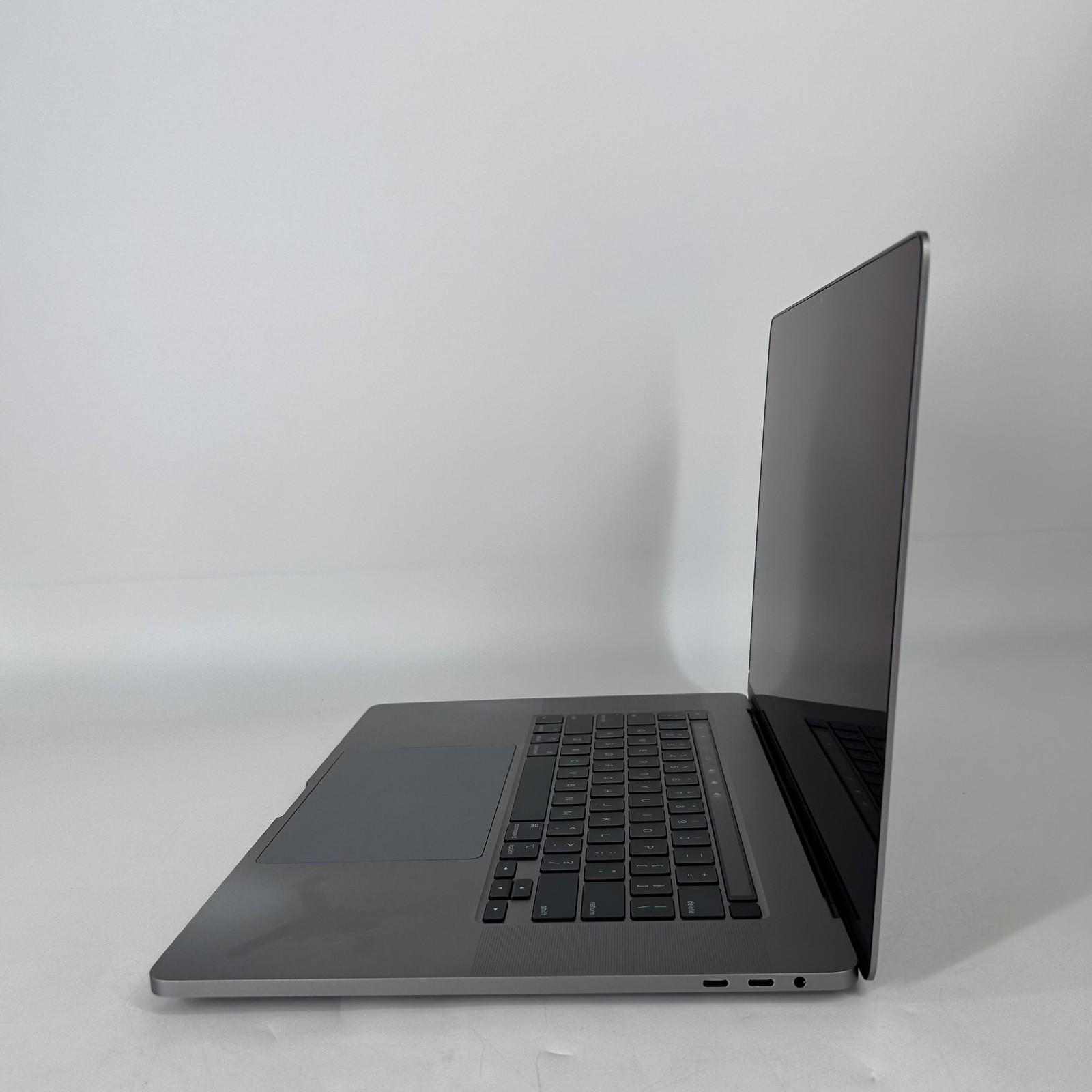 MacBook Pro 16 Touch Bar Space Gray 2019 i9 16GB 1TB AMD Radeon Pro 5500M Good