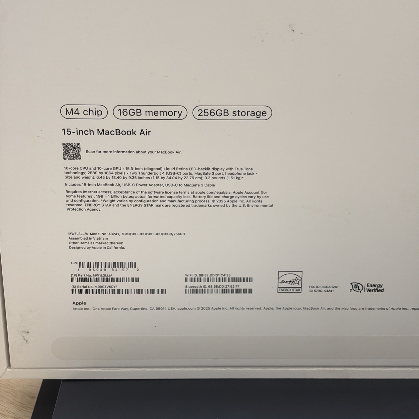 Apple Macbook Air 15″ M4 2025 A3241 10-core CPU 16GB 256GB SSD 88 Cycles Cord