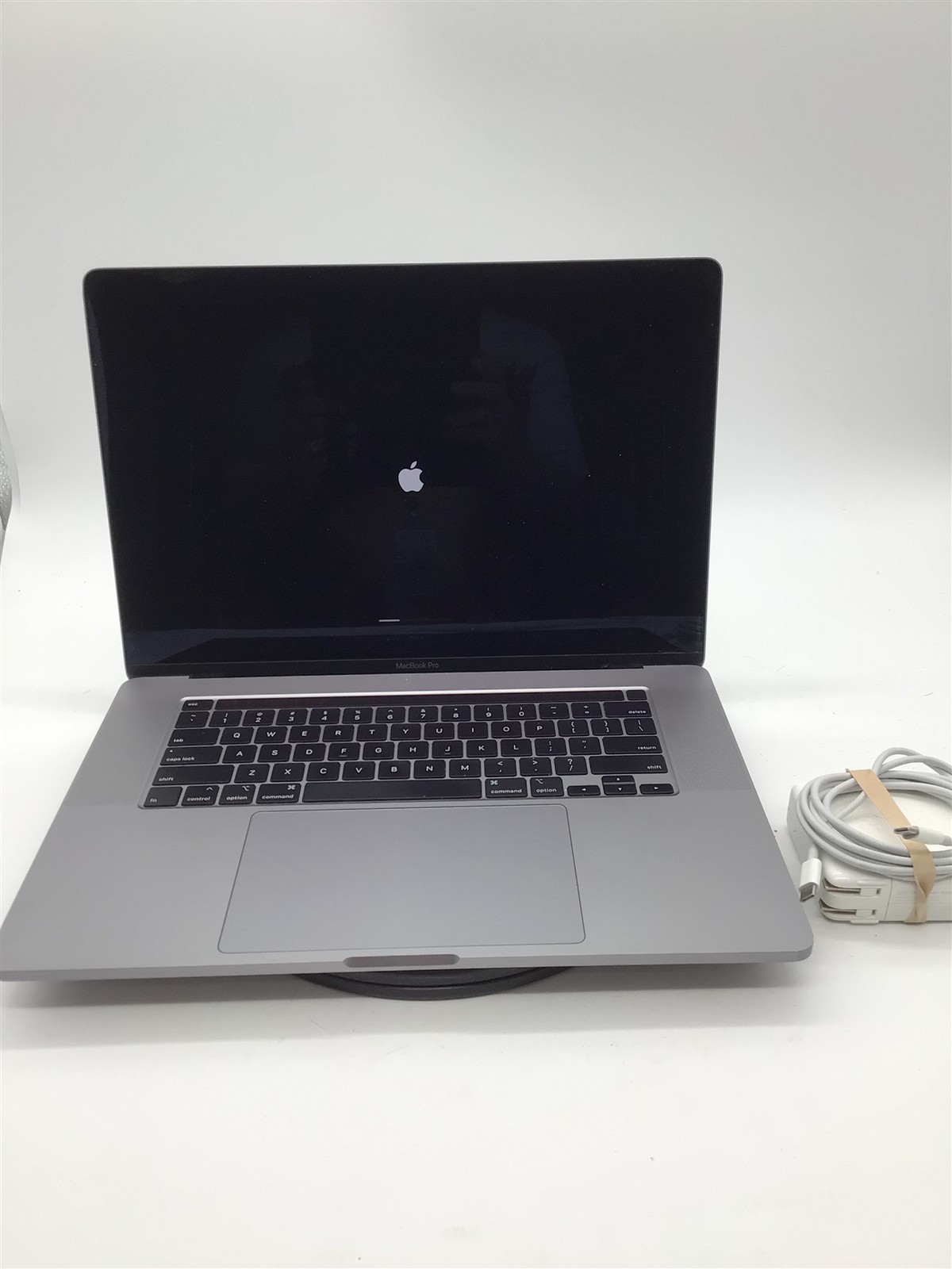 Apple Macbook Pro 16″ A2141 i7-9750H 2.60GHz/32GB RAM/512GB NVMe