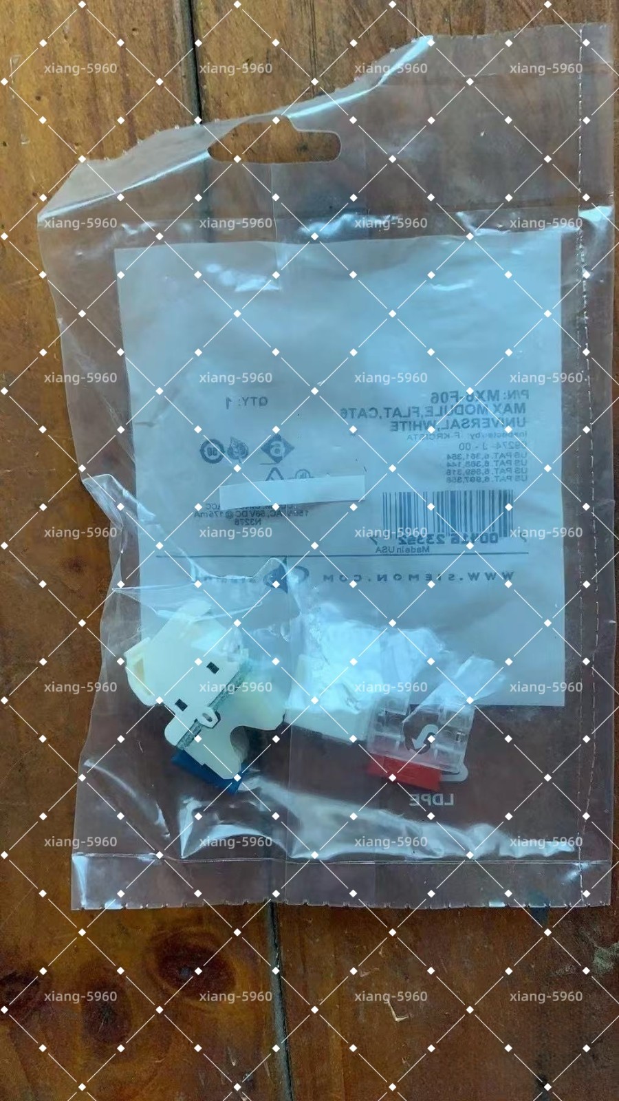 Siemon MX6-02 Outlet, MAX, UTP, CAT 6, RJ-45, Angled ,White Jack , New Box/50