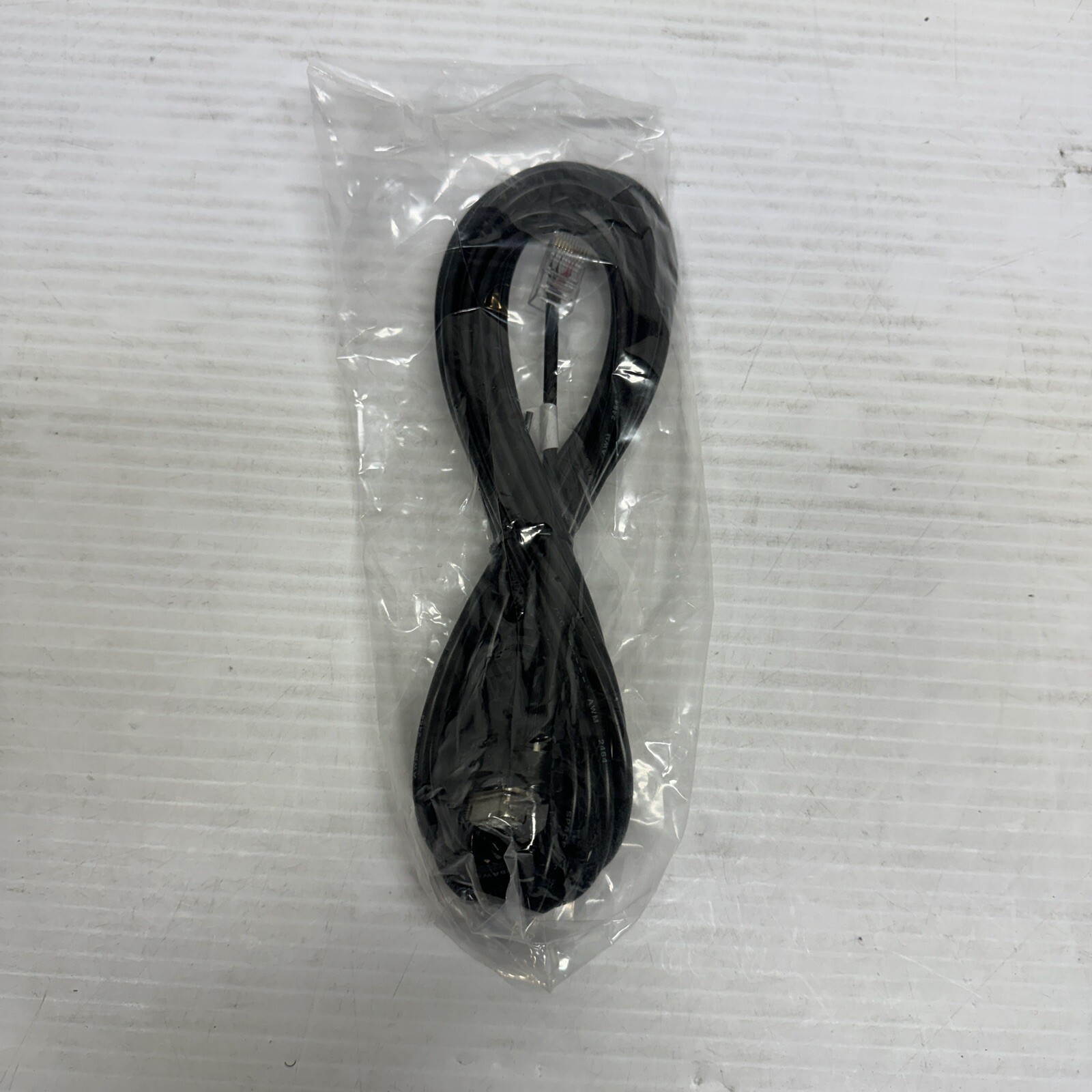 APC 940-1525A Communications Cable Smart Signaling 15’/4.5m DB9 to RJ45