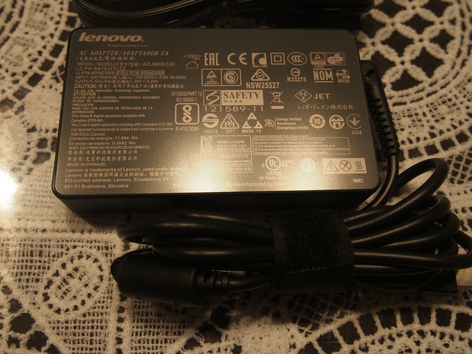 Original Lenovo ThinkPad 65W Slim AC Adapter (Slim Tip) US/Canada/Mexico 0B47455
