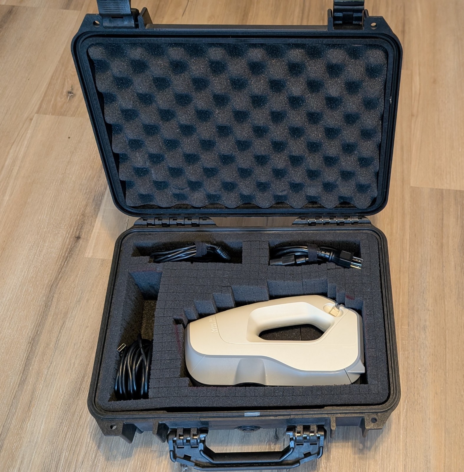 Artec Eva Full Color Scanner with Portable Battery