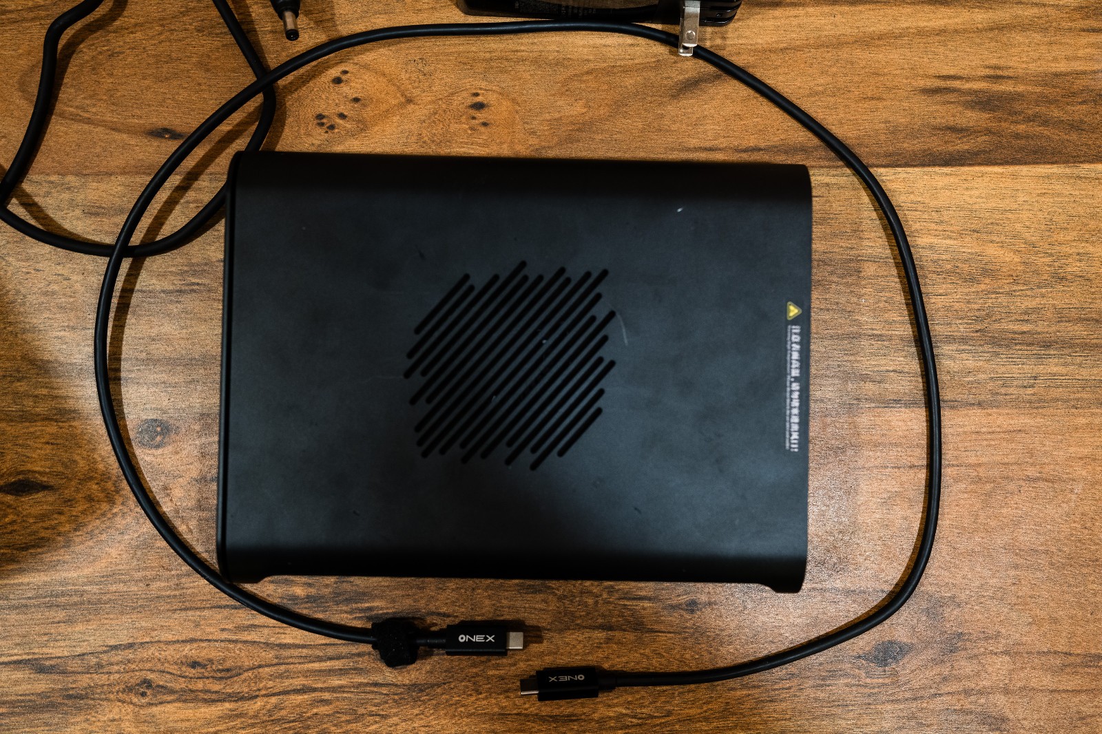 OneXPlayer OneXGPU 2 eGPU AMD Radeon RX 7800M 12GB Oculink Thunderbolt 3 4