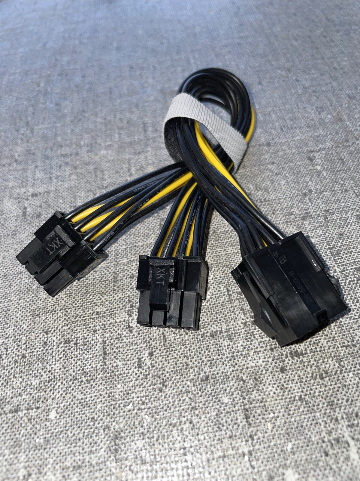 PCI-E 8-pin Female to 2x 6+2-pin Male (6-pin/8-pin) Power Splitter Cable PCIE