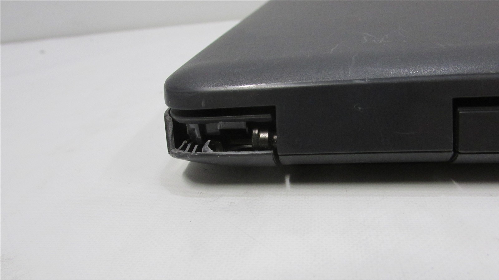 Dell Latitude 3510 i5-10210U 1.6GHz 16GB RAM 256GB NVME 15.6″ Win11 Pro COSM DMG