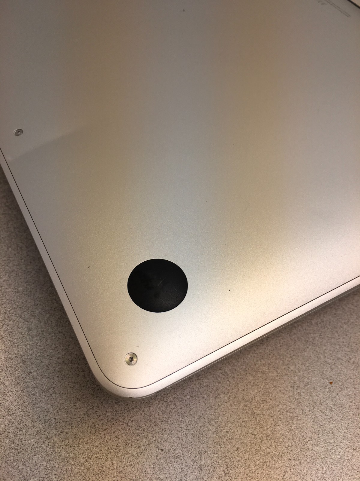Apple MacBook Air 13.3″ (128GB SSD, Intel Core i5 5th Gen., 1.6GHz, 4GB RAM)…