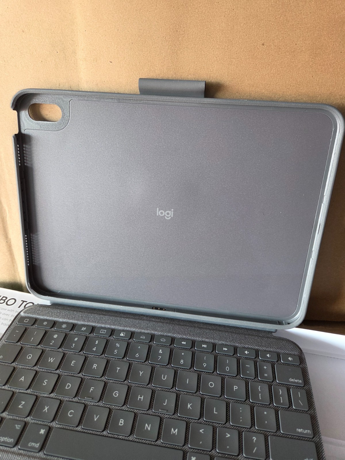 Logitech Combo Touch Detachable Keyboard Case for iPad 10th Gen and A16 Gray