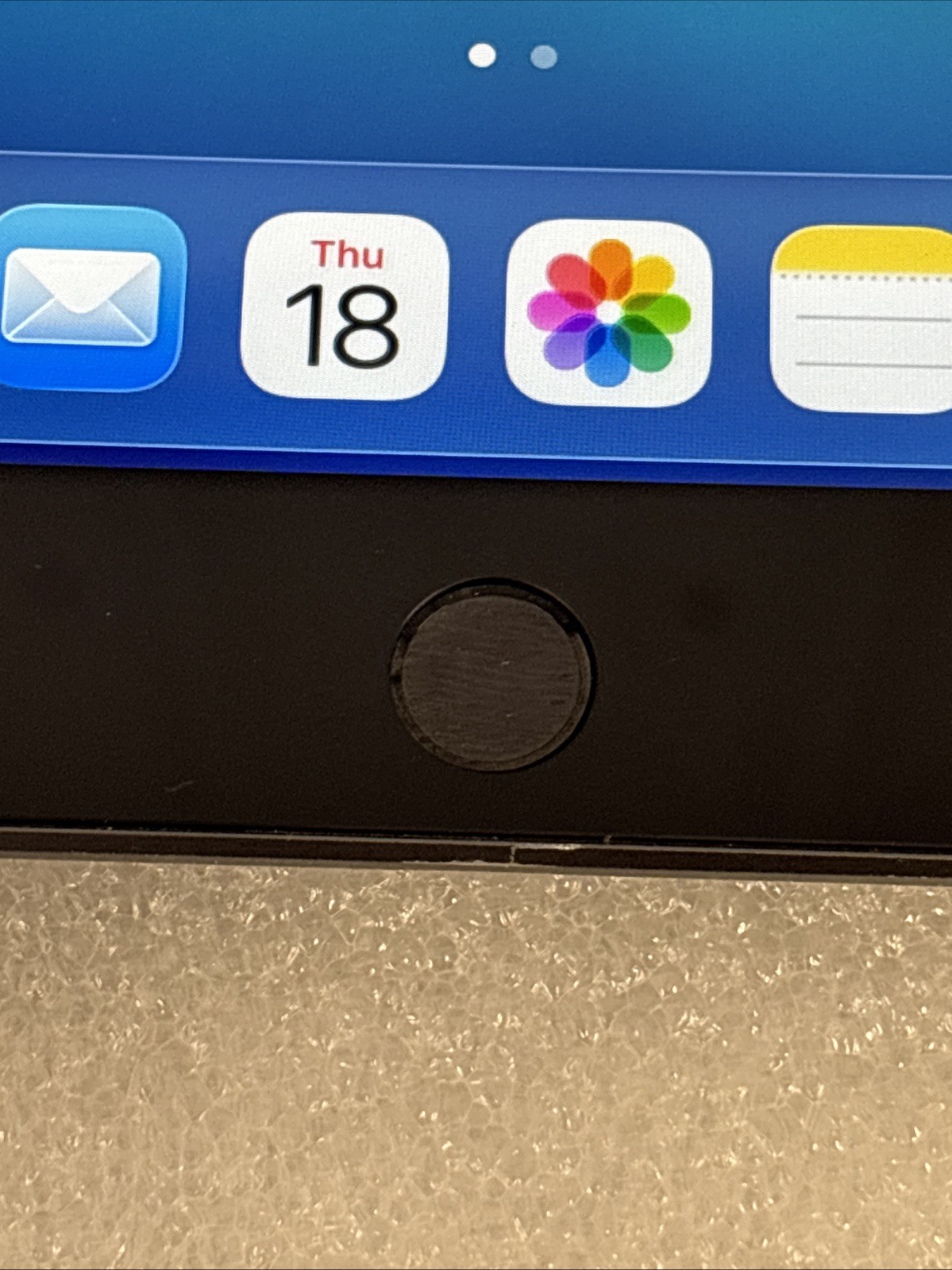 Apple iPad (9th Generation) A2602 256 GB, Wi-Fi, 10.2 in – Space Gray *Read*