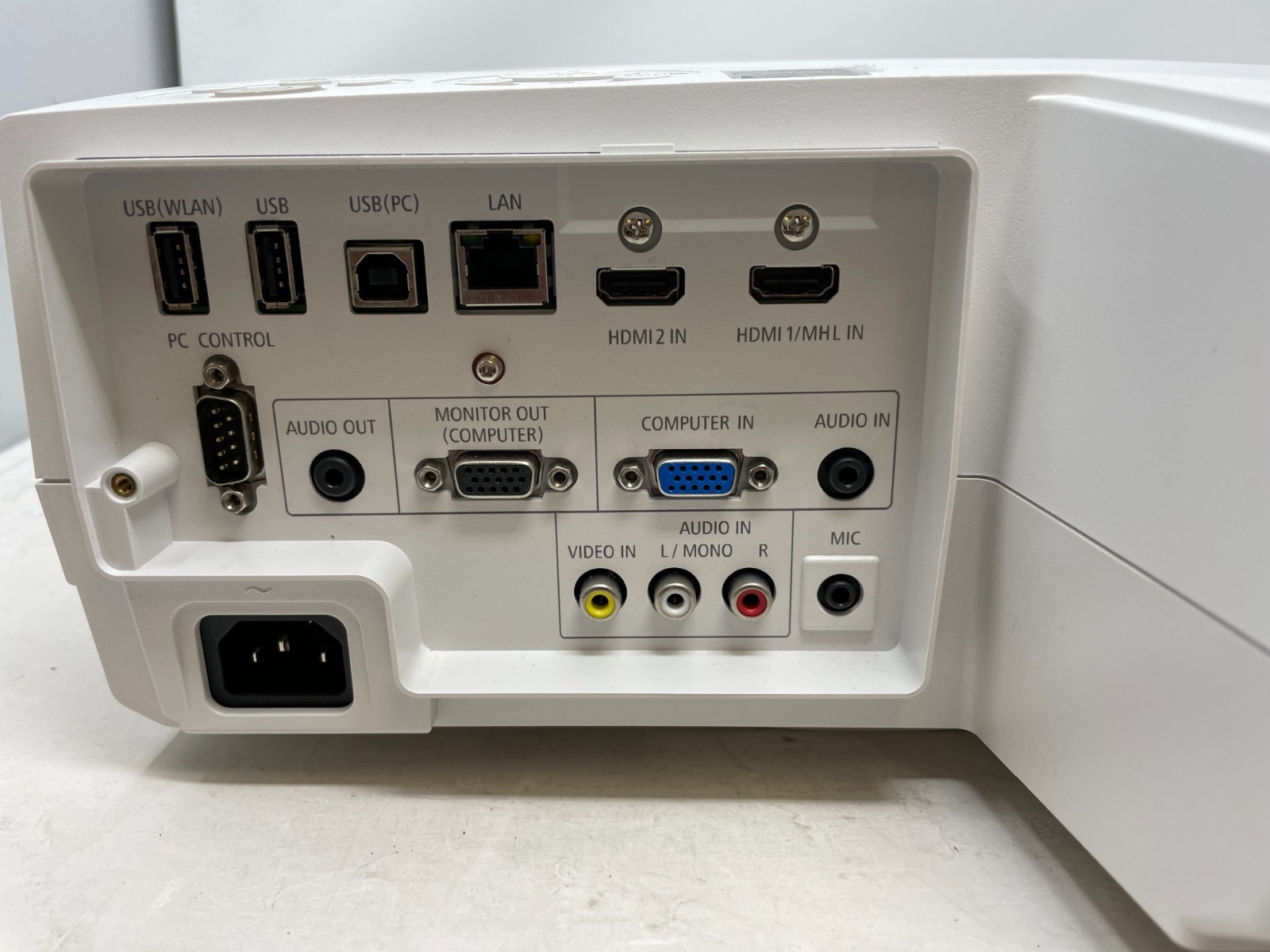REPAIR UNIT: NEC NP-UM351W Ultra Short Throw 3LCD Projector – 820 Lamp Hours