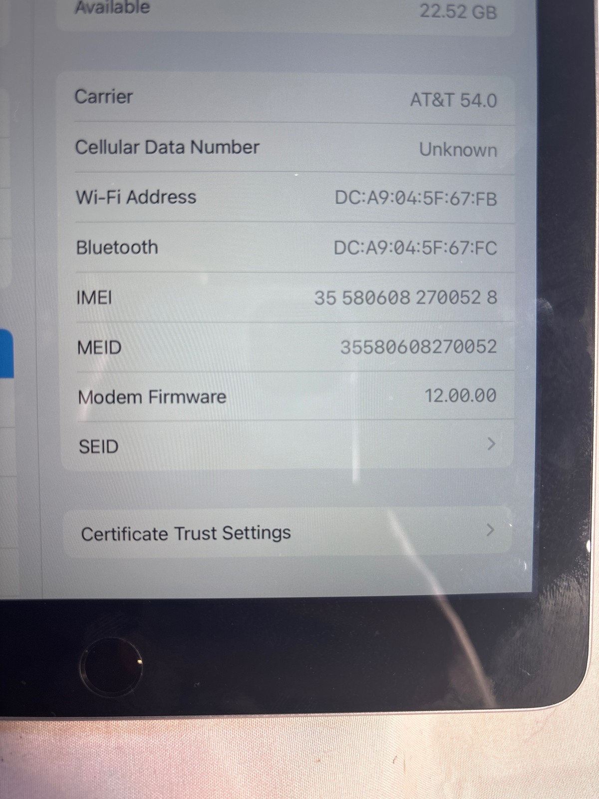 Apple iPad 5th Generation Wi-Fi + Cellular 32GB Silver