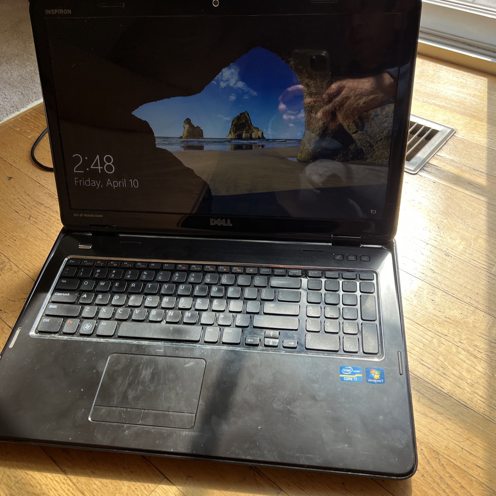 Dell Inspiron n7110 17.3in. Notebook/Laptop 8GB Ram 1 Tb Hard Drive Charger Used