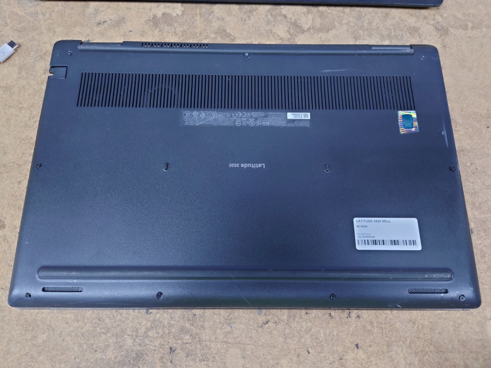 Dell Latitude 3520 15.6″ FHD i5-1135G7 8GB RAM 256GB SSD No OS
