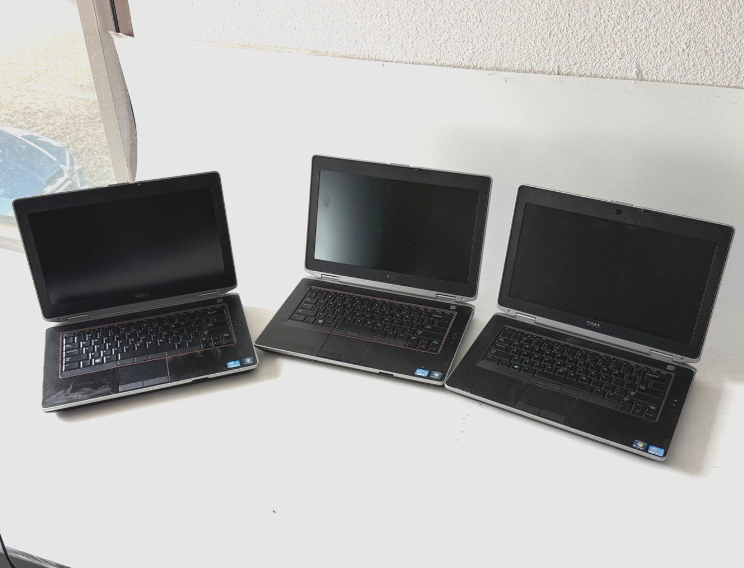 3x Dell Latitude E6420 i7 i5-2520M@2.50GHz Windows 320gb laptop computer intel