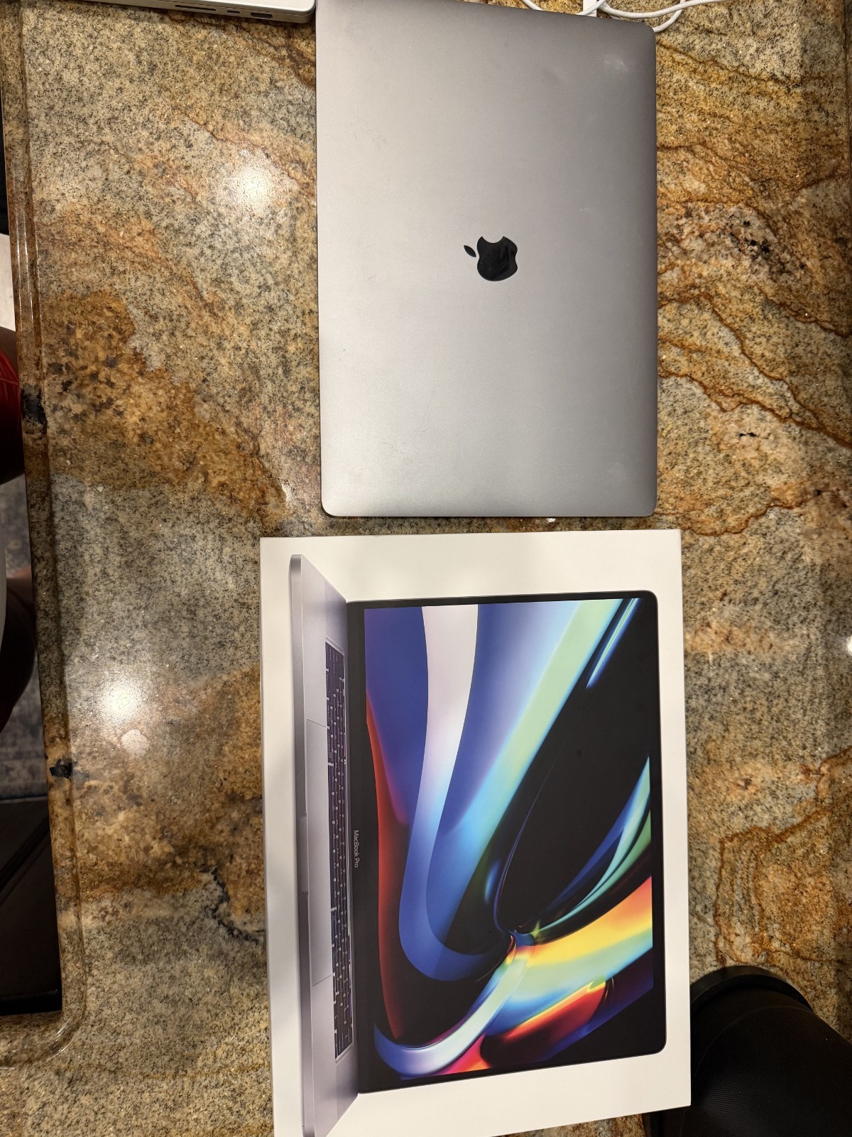 MacBook Pro 16 inch (2019) – 2.4GHz i9, 64GB RAM, 8TB SSD, Radeon Pro 5500M