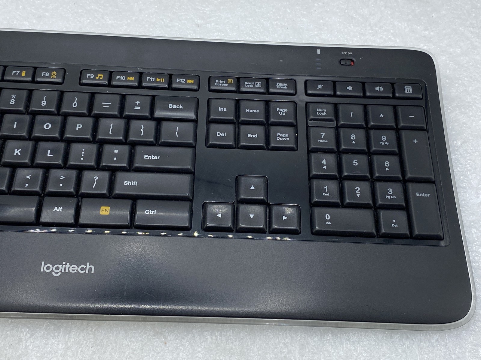 Logitech K800 (Y-R0011) Illuminated Wireless Keyboard – w/ USB RECIEVER FREE S/H