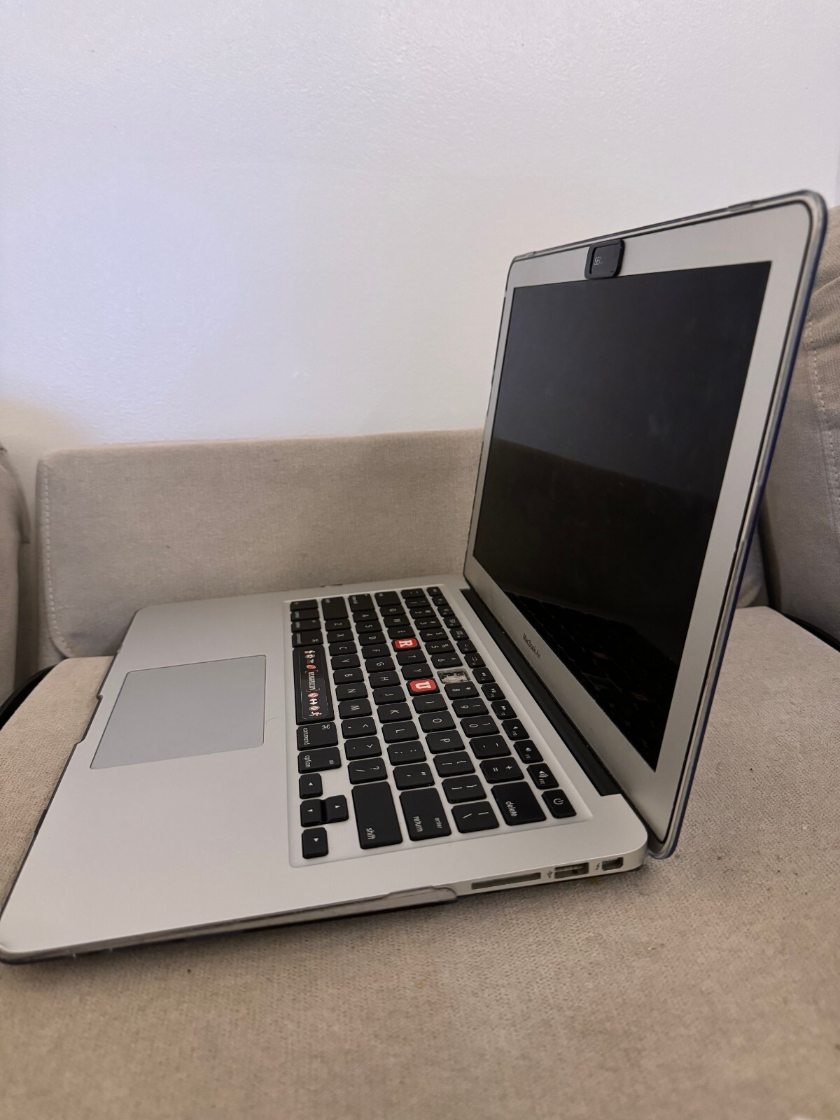 2015 MacBook Air, 13 Inch, 1.6GHz i5, 8GB RAM, 128SSD – Please Read Description