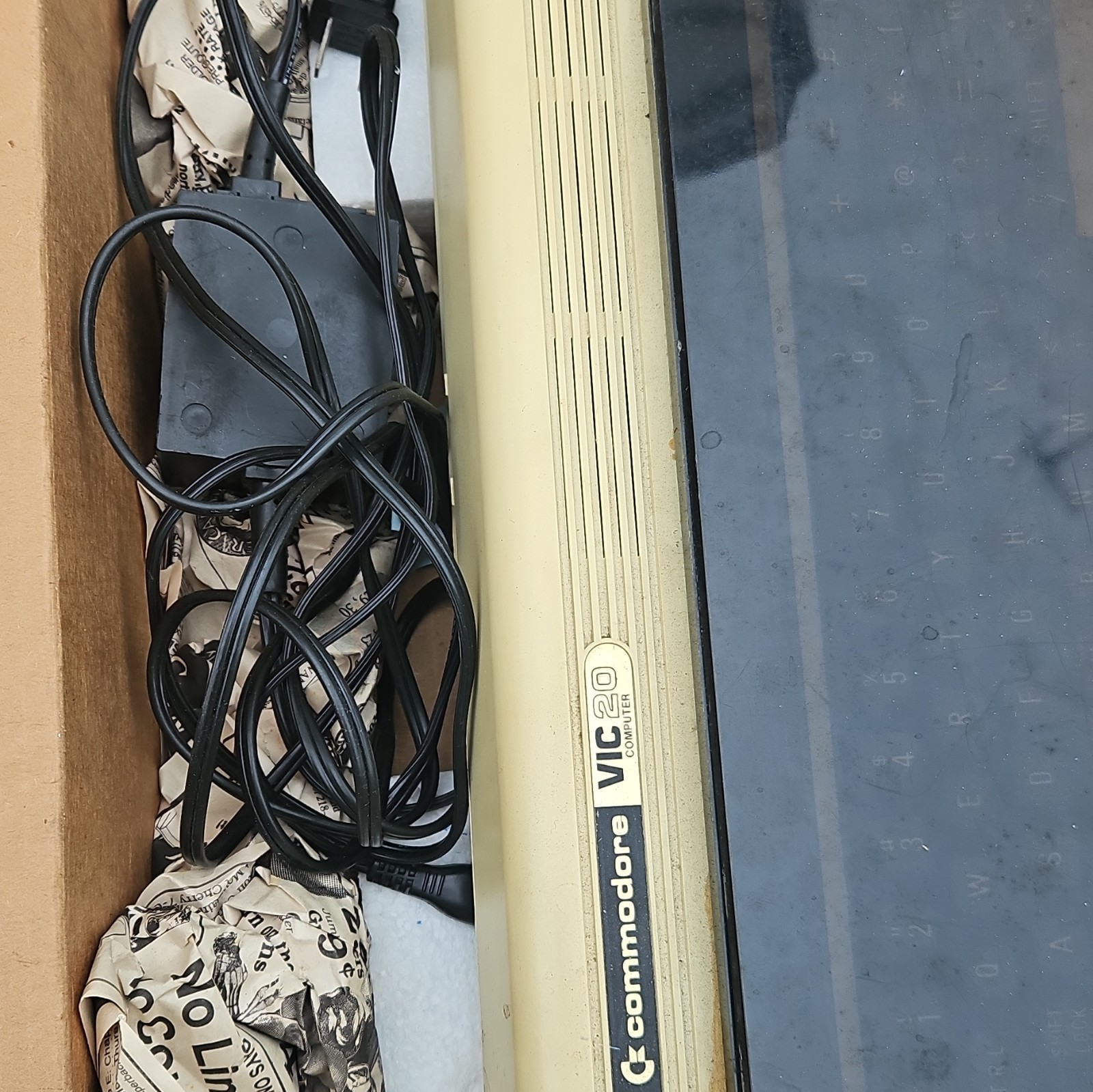 Commodore VIC-20 Vintage Home Computer Lot w/ 1530 Datasette, 3K, Manuals