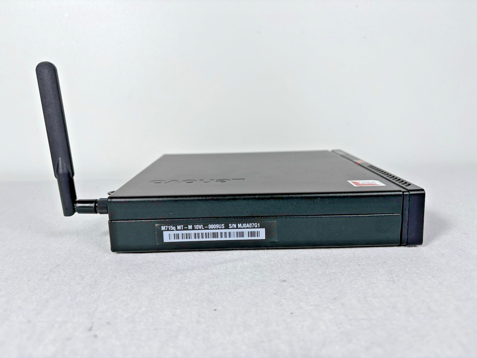 Lenovo ThinkCentre M715q Tiny PC AMD A6-8750E@3.0GHz 8GB RAM 128GB SSD W10 Pro