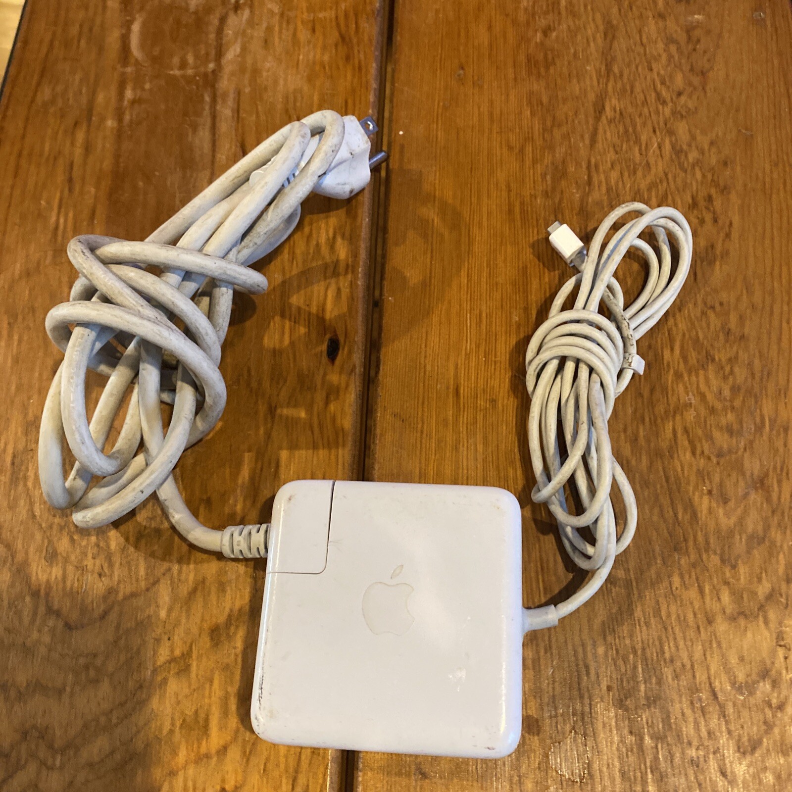 Apple 16.5V 3.65A 60W MagSafe 2 Power Adapter ADP-60AD V A1435