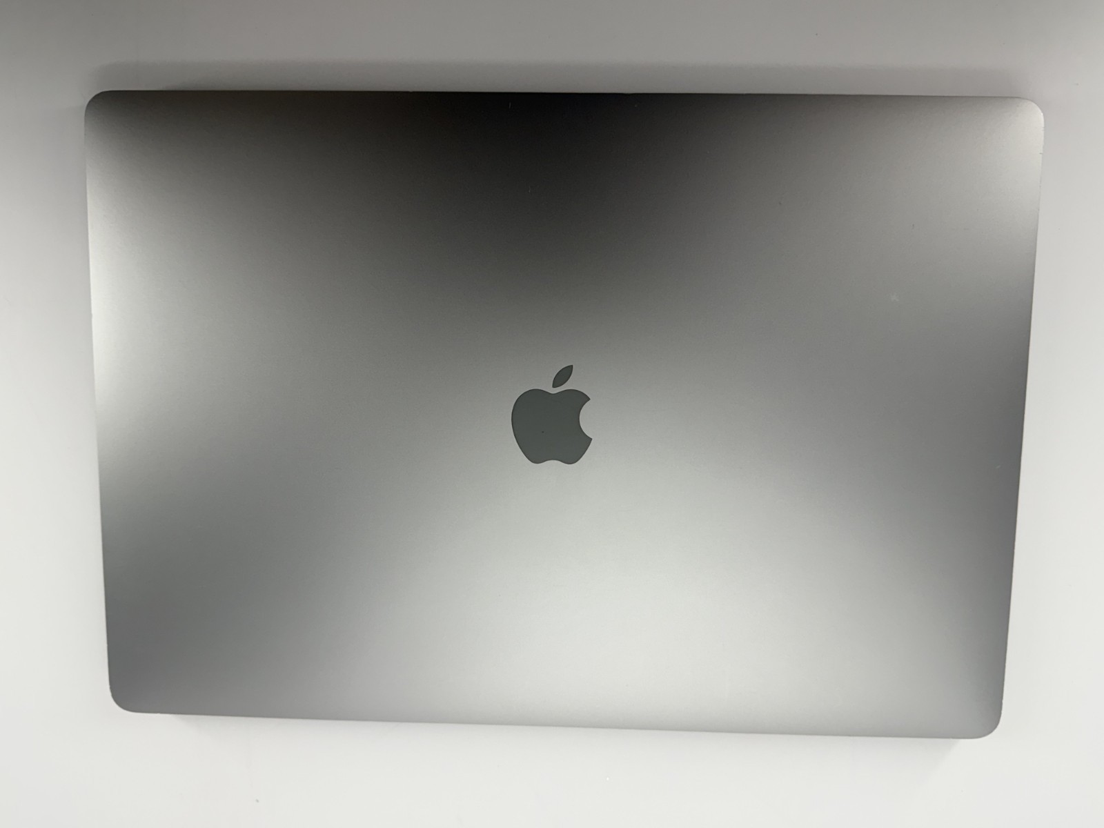 2019 Apple MacBook Pro 16″ 2.6GHz i7 16GB RAM 512GB SSD Space Gray – Very good