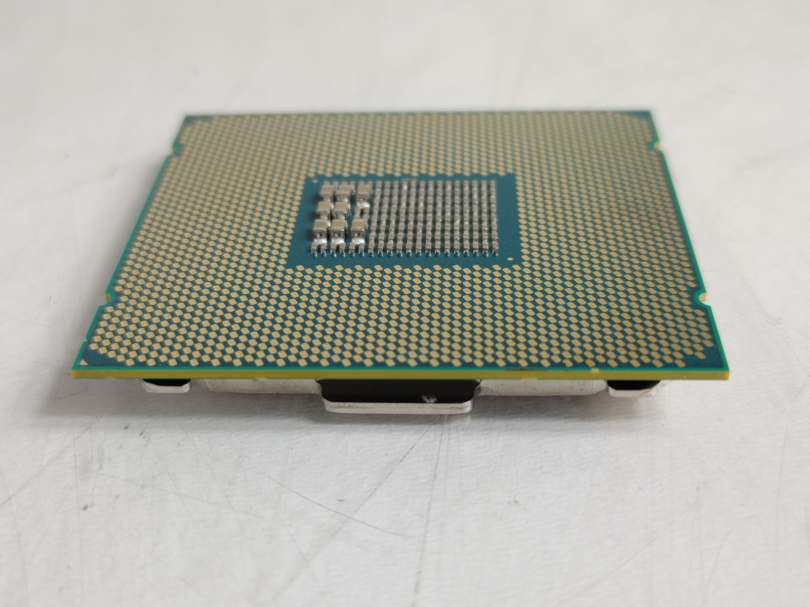 Intel Xeon E5-2640 v4 2.4 GHz LGA 2011-3 Server CPU Processor SR2NZ