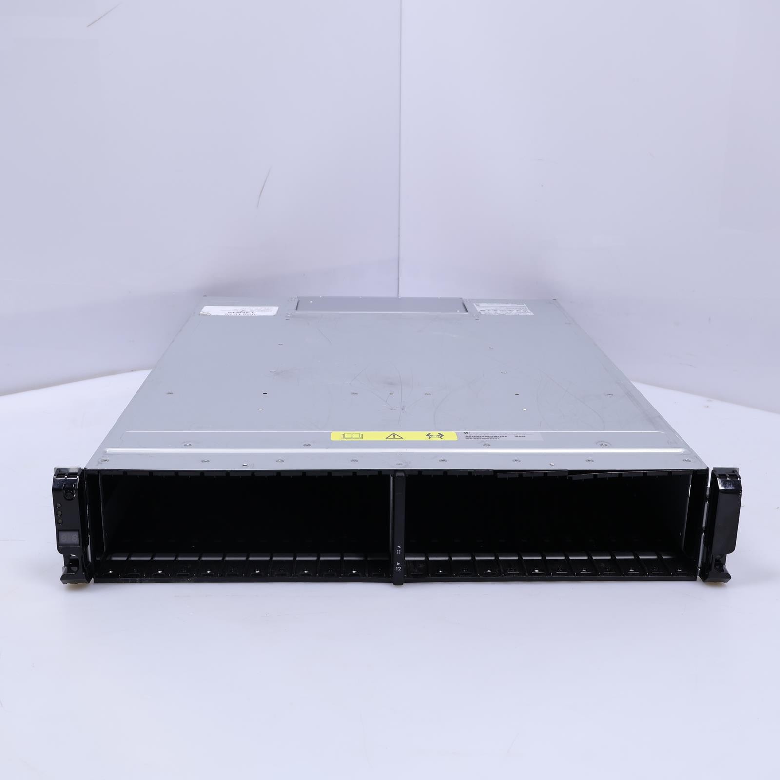HP 3Par StoreServ 8000 Drv Enclosure 2x HPE StoreServ 8400 H6795-63001 Array