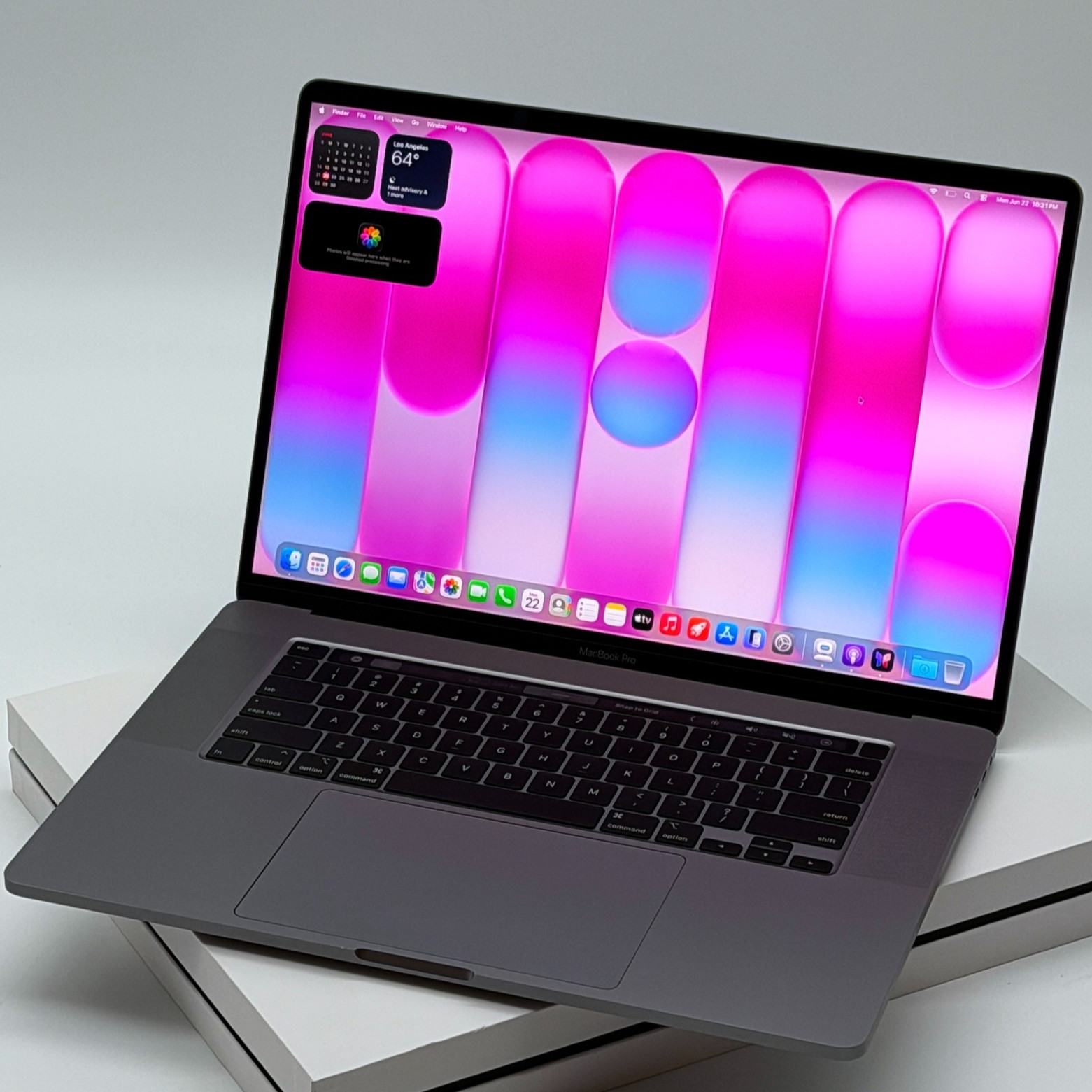 EXCELLENT – MACBOOK PRO 16 INCH – 4TB SSD – 64GB RAM – WARRANTY