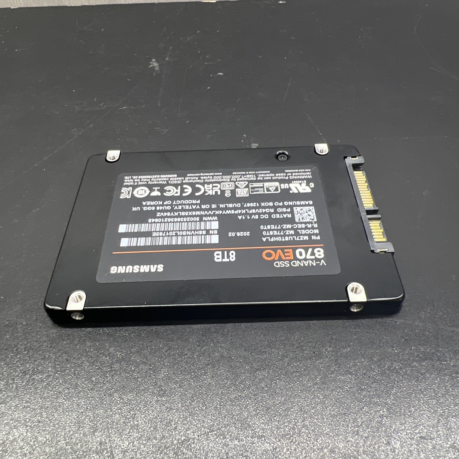 Open Box (0 powered on hours) Samsung 870 EVO 8TB SSD MZ-77E8T0 2.5″ SATAIII