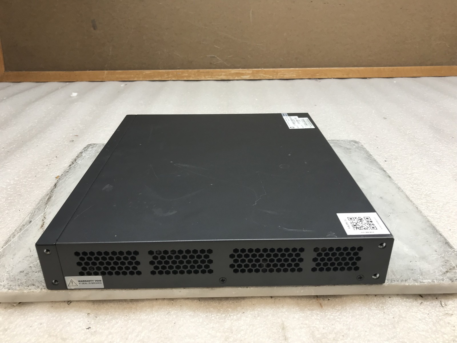 HP 1910-8G-PoE+ 65W Ethernet Switch With Power Cables NO RACK EARS