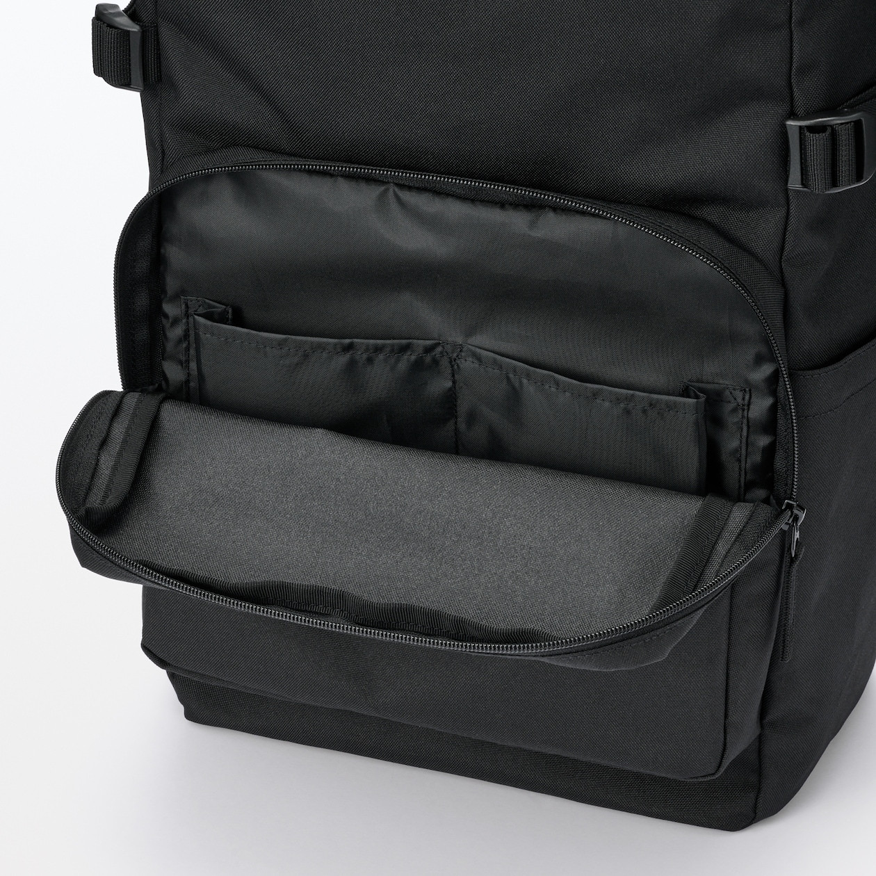 MUJI 28L Black Water Resistant Backpack with Laptop Pocket 19x11x7in