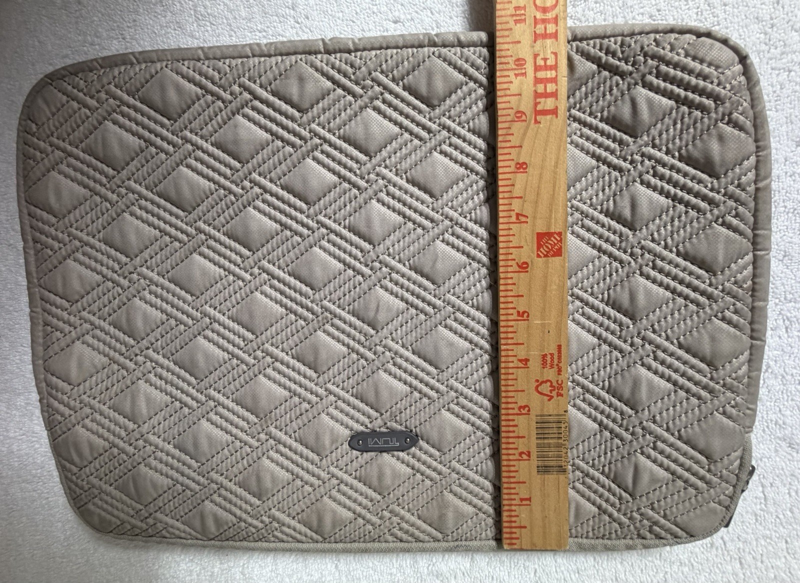 Tumi Beige Quilted Padded Nylon Zip Tablet Sleeve/Pouch 14 x 9.5 in