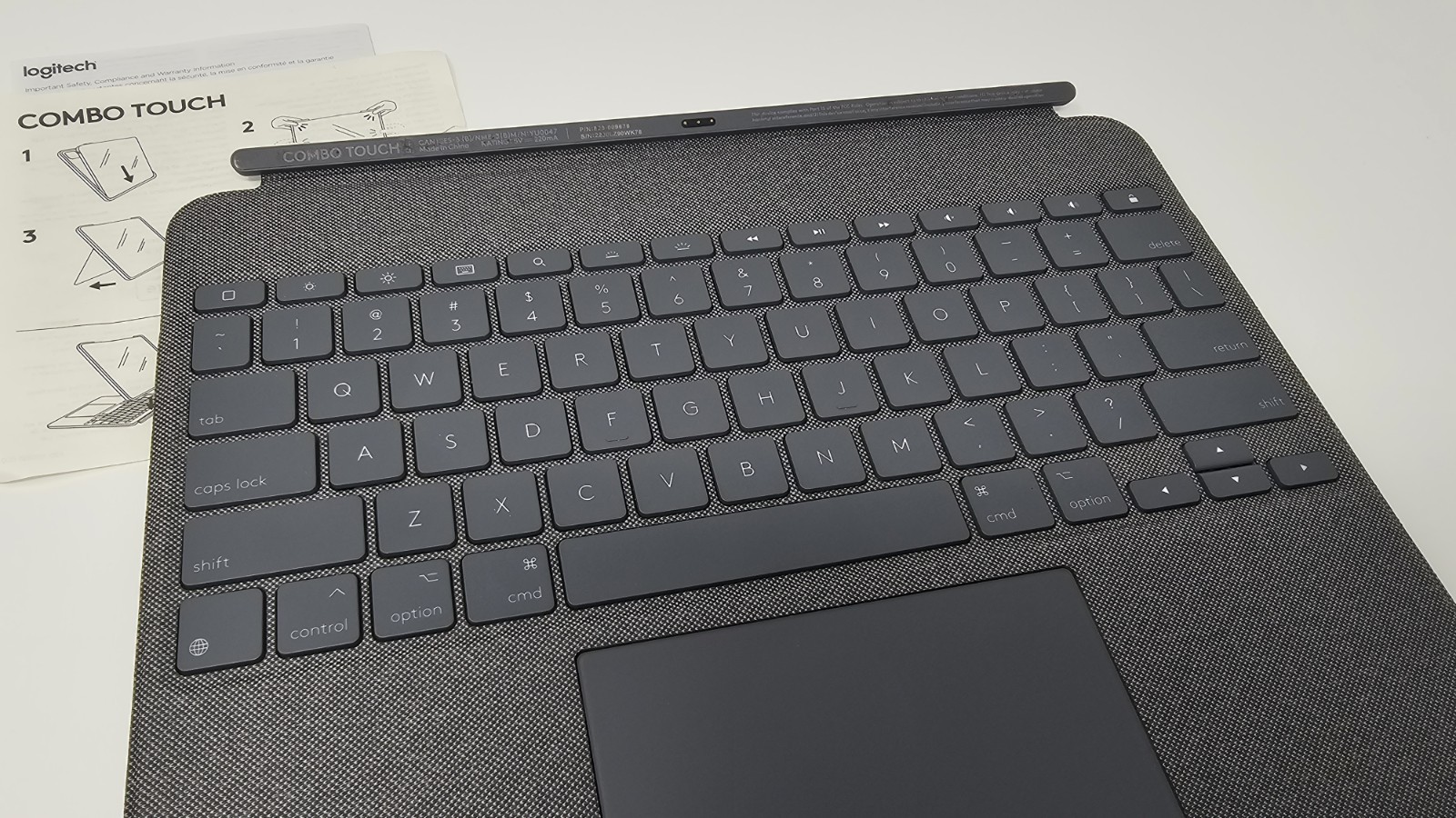 Logitech Combo Touch Keyboard Case for 12.9″ Apple iPad Pro 5th/6th Gen *BROKEN*