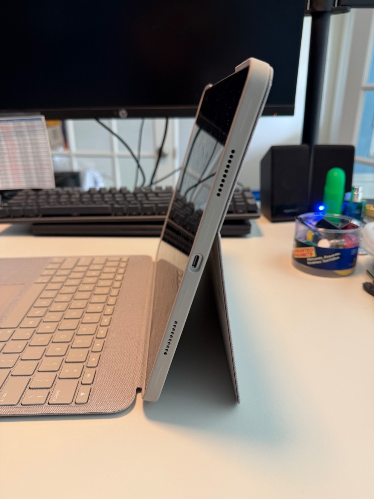 Logitech Combo Touch Keyboard Case for 12.9″ Apple iPad Pro 5th Gen. Zagg Glass