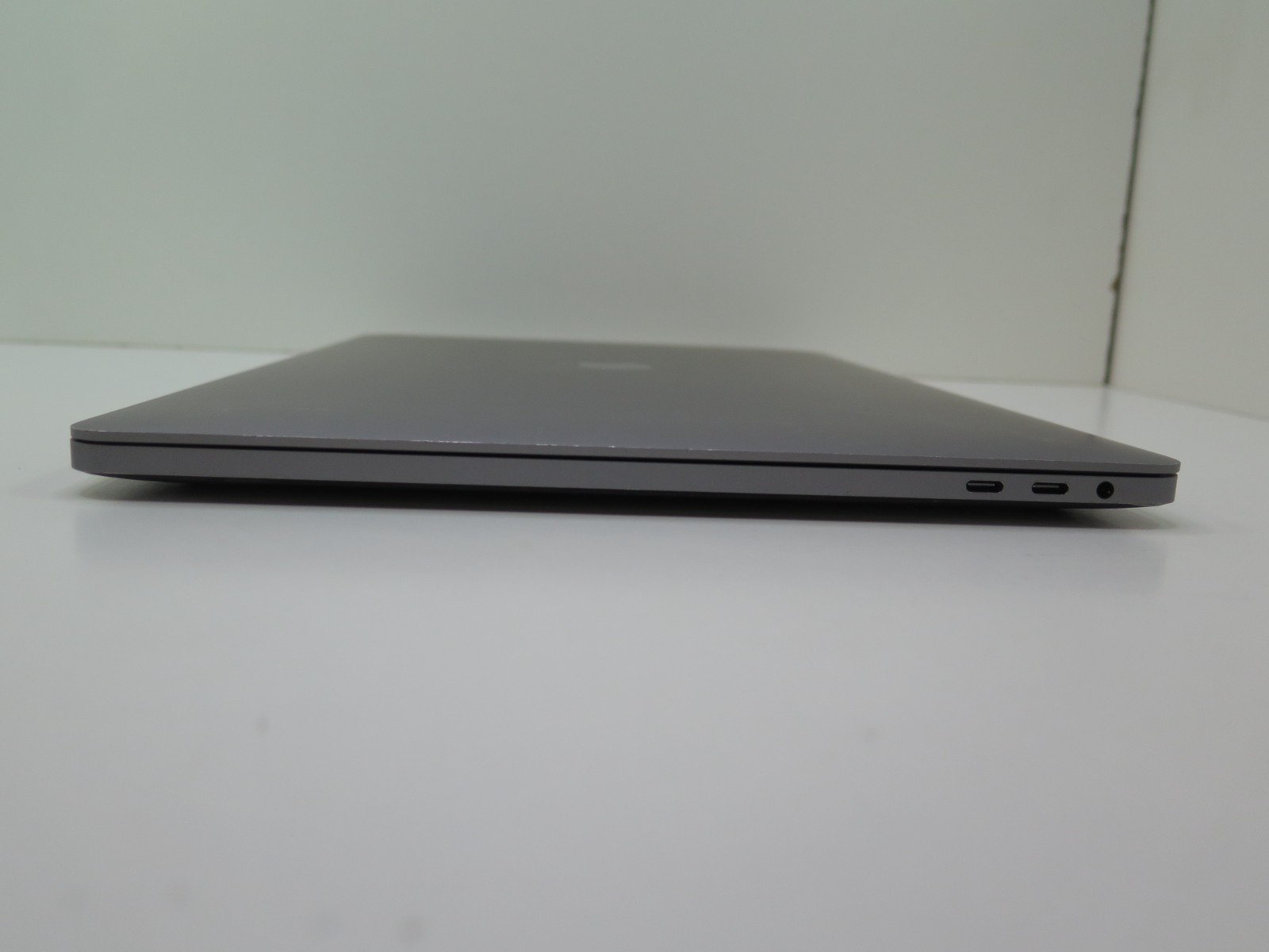 APPLE MACBOOK PRO 16″ GRAY 2019 8CORE I9 2.4GHZ 32GB 1TB FLASH AMD RADEON 5500M