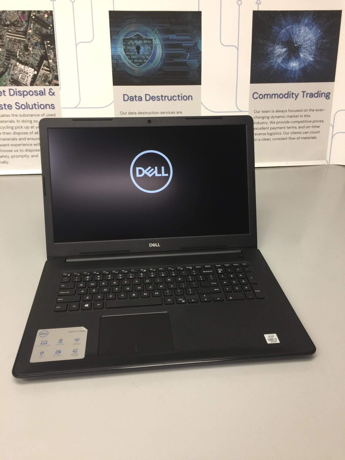 Dell Inspiron 17.4″ Core i3 10th Gen 1.20 GHz 512 GB SSD 8 GB RAM WIN 11 HOME