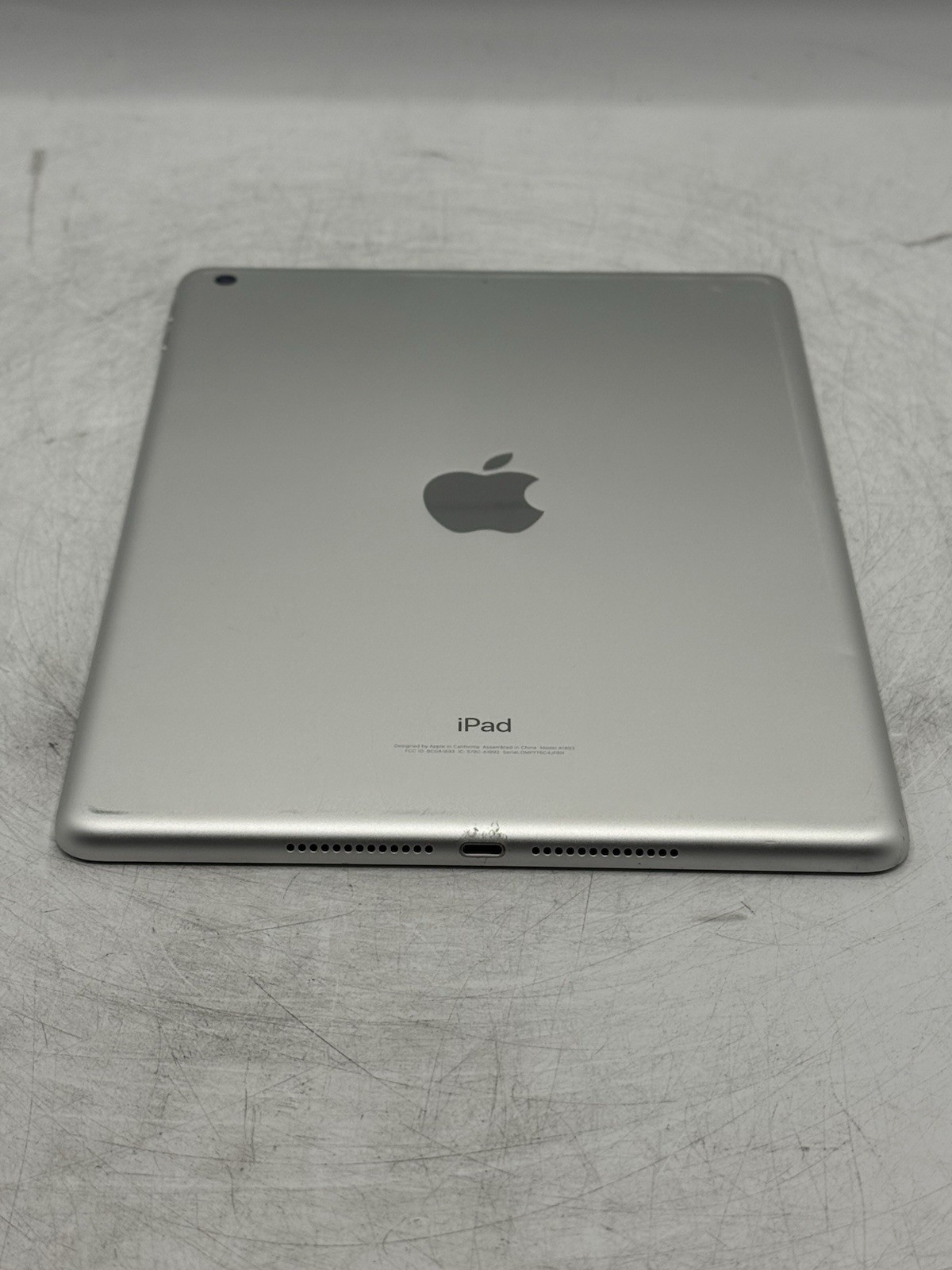 Apple iPad 6th Gen. A1893 9.7” 128GB Silver WIFI