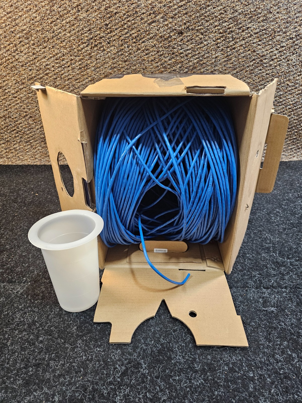 Wavenet 1000feet Cat5 / Cat5e Bulk Cable Solid CMR PVC 350MHz Blue CAT5-CMR-BL