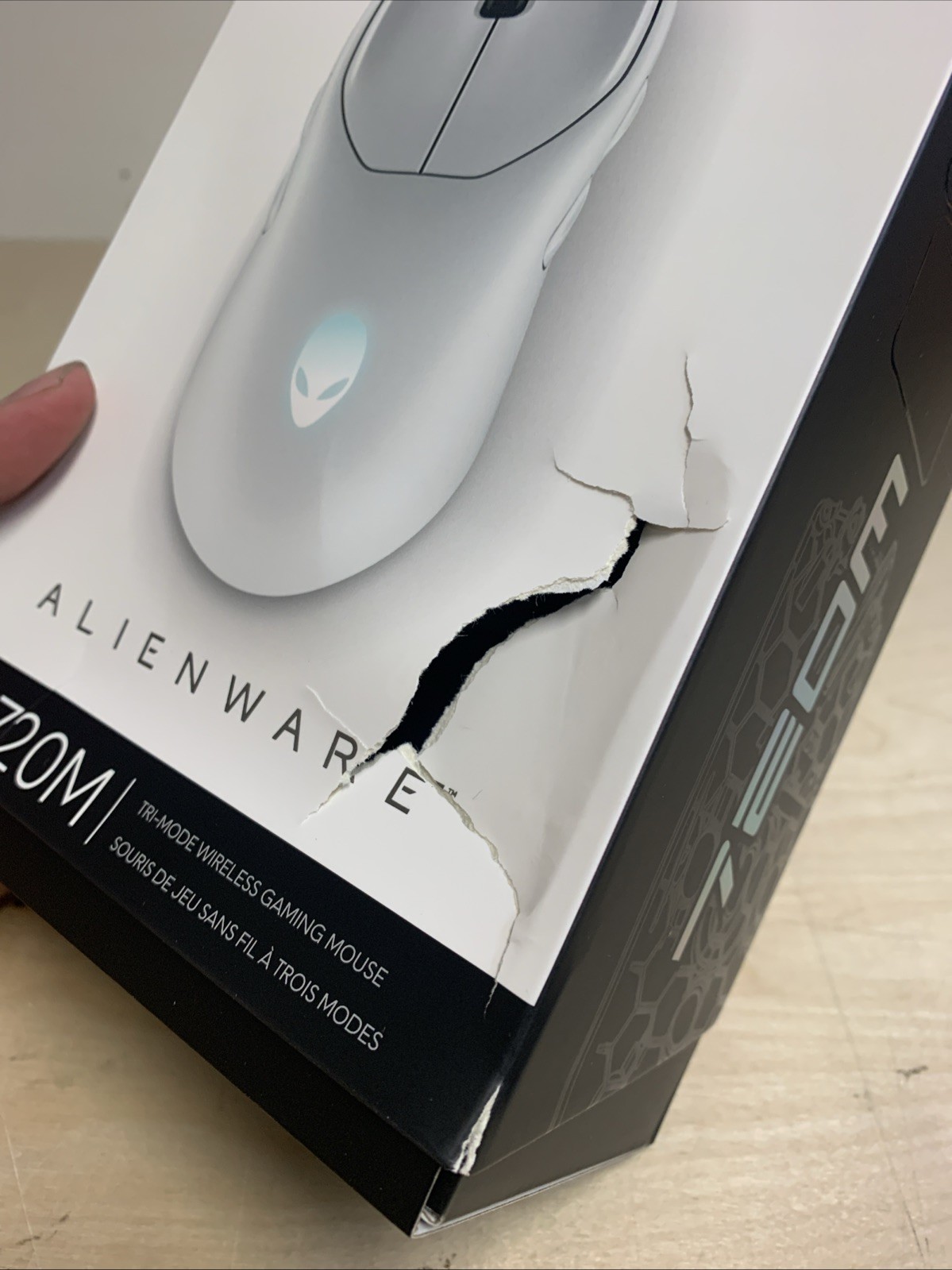 AW720M Tri-Mode Wireless Gaming Mouse – 2.4GHz Wireless, Bluetooth 5.1 Damaged