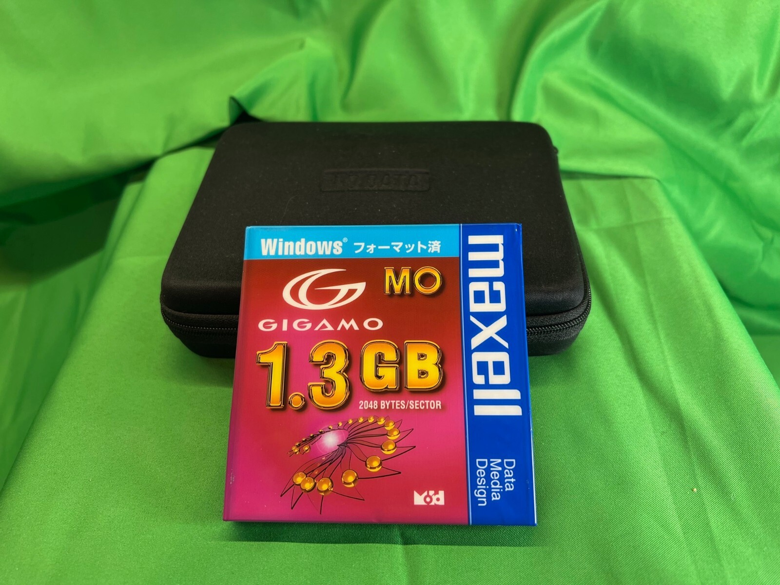IO-DATA MOP2-U1.3P – 1300U2 MO1300 Pocket Drive 1.3GB MO – USB Powered w/ Case