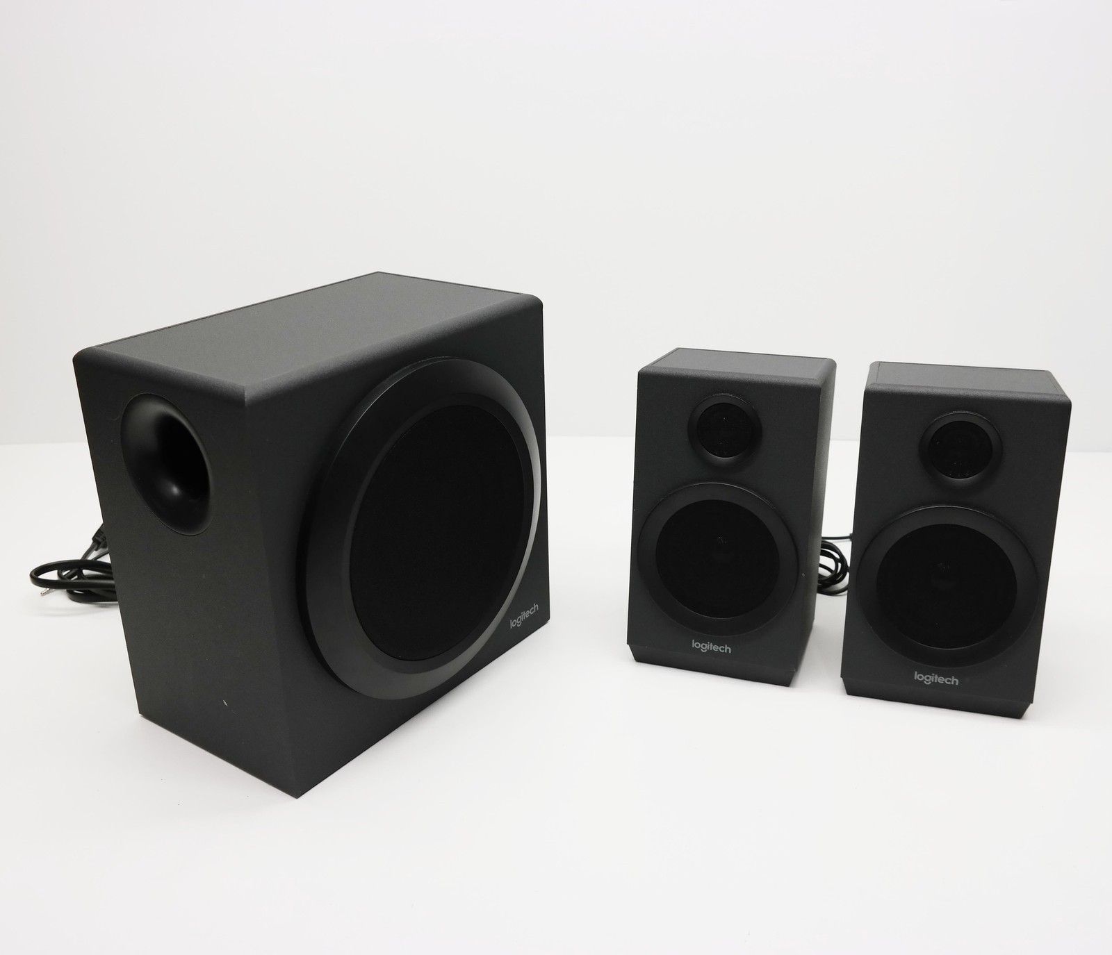 Logitech Z333 80W Multimedia Subwoofer and Speakers – Black