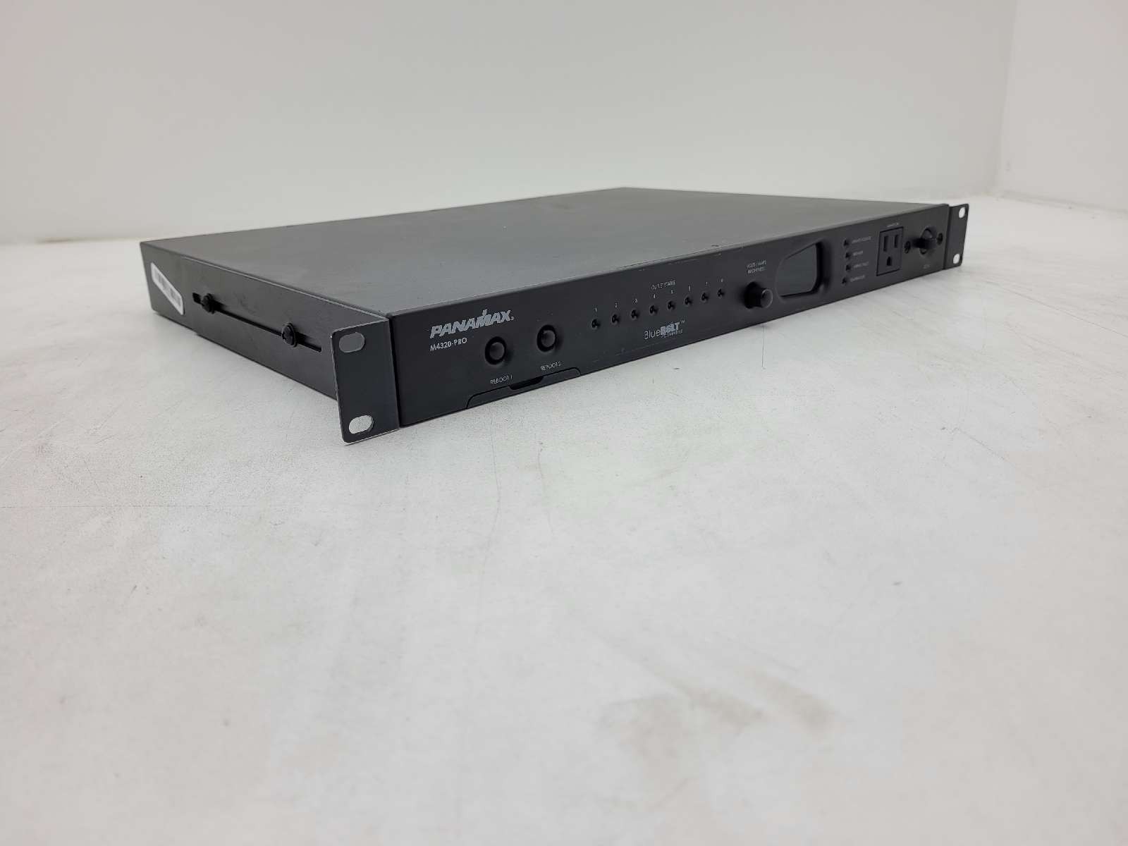Panamax M4320-PRO 8-Outlet 20A Rackmount BlueBolt Power Management Tested