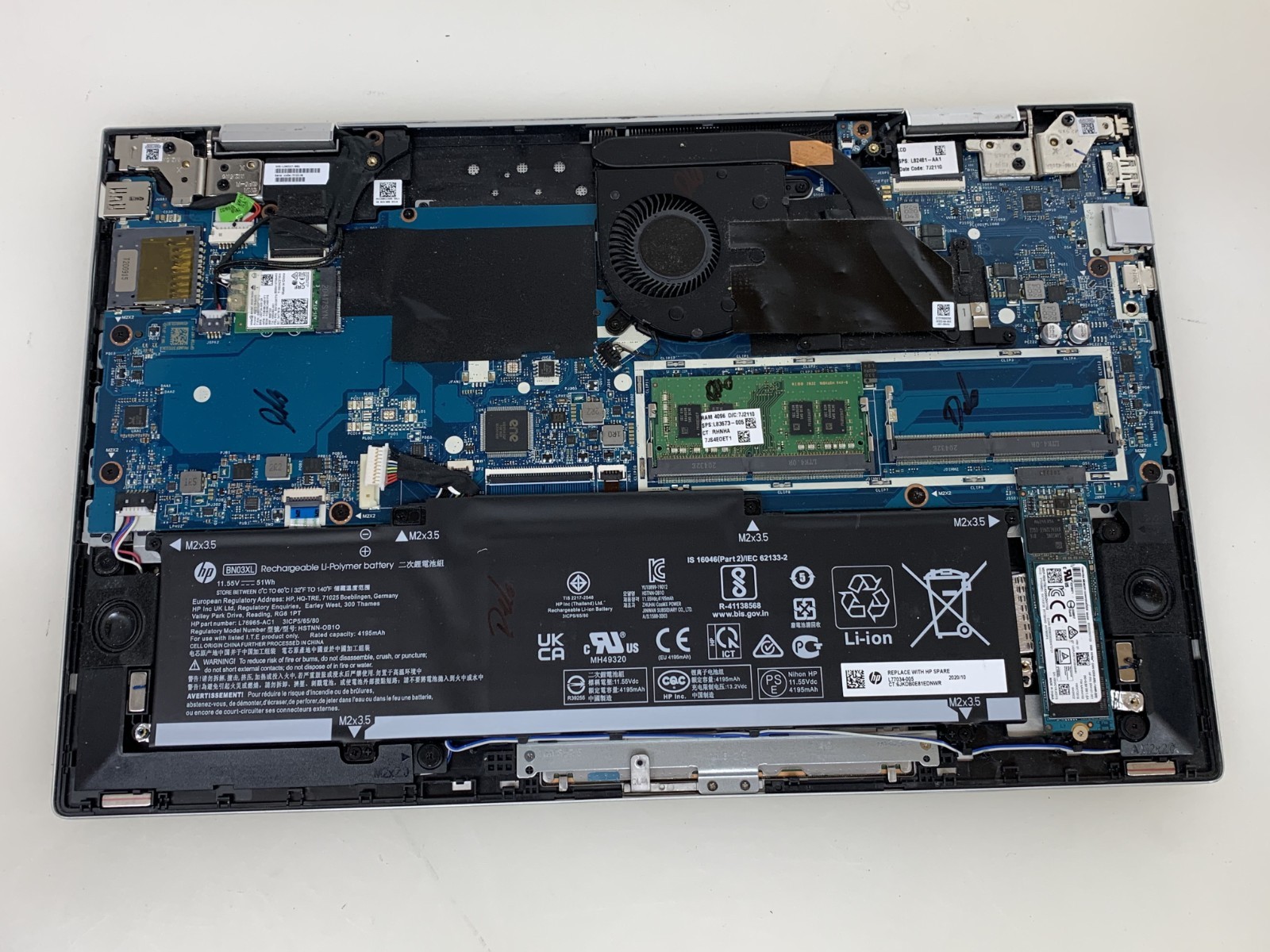 HP Envy X360 Convertible 15m-ed1023dx Core i7-1165G7 8GB 512GB 15.6″ Touch READ