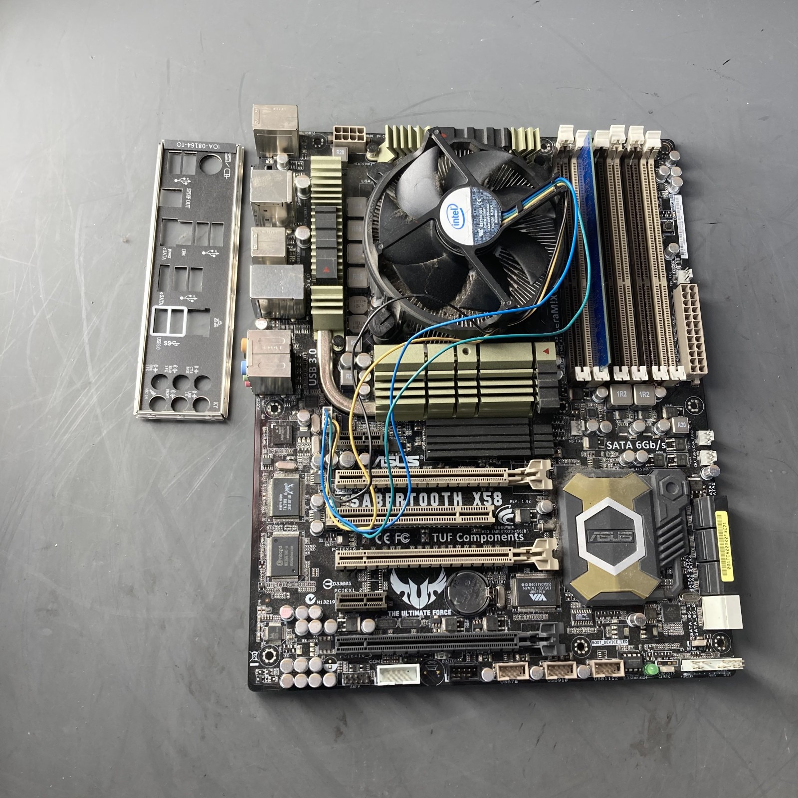 ASUS SABERTOOTH X58 LGA 1366 DDR3 Motherboard 1GB RAM, i7-950 3.07GHz IO Shield